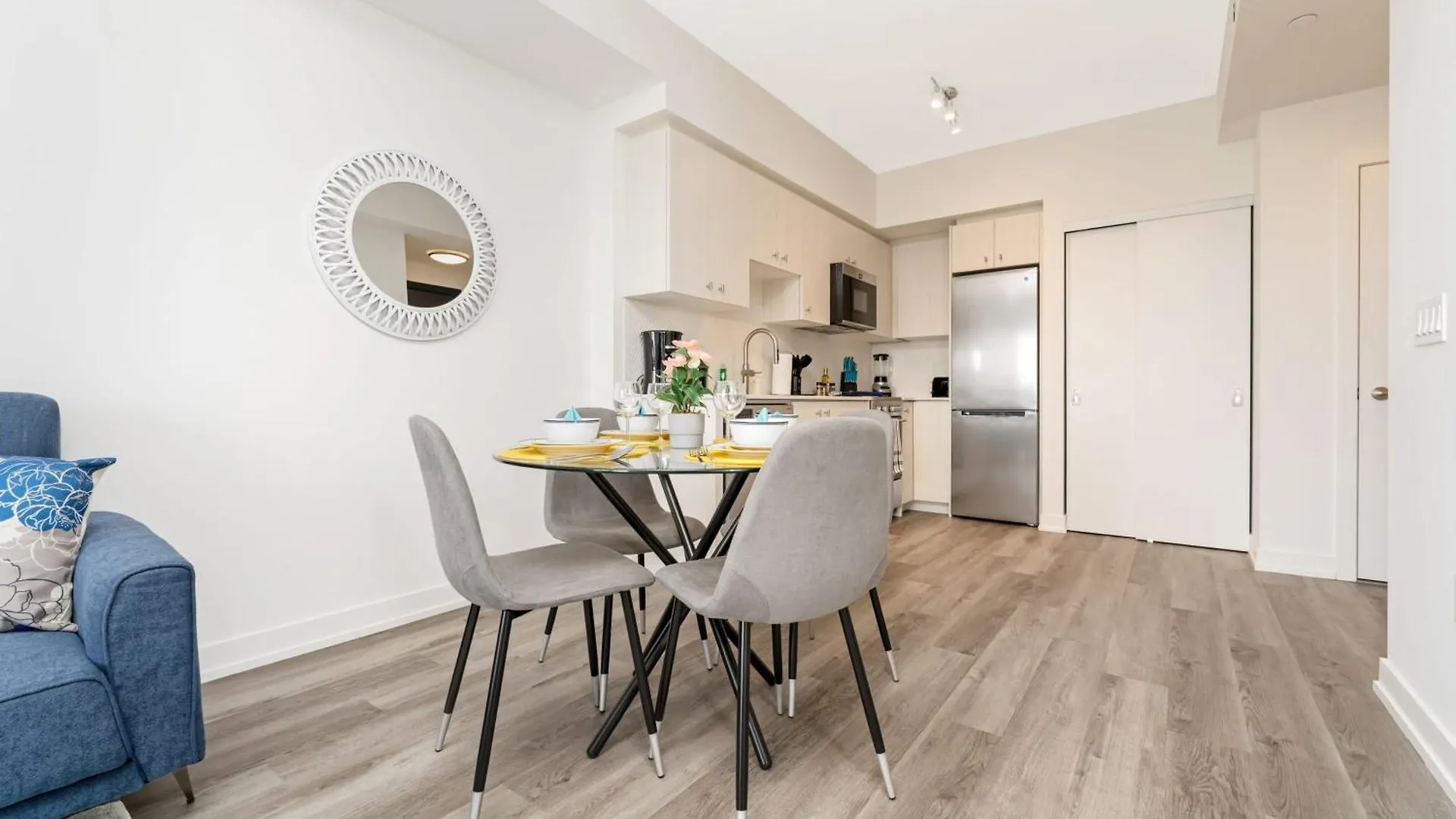 Luxury 1Br Suite - King Bed & Private Balcony Kitchener