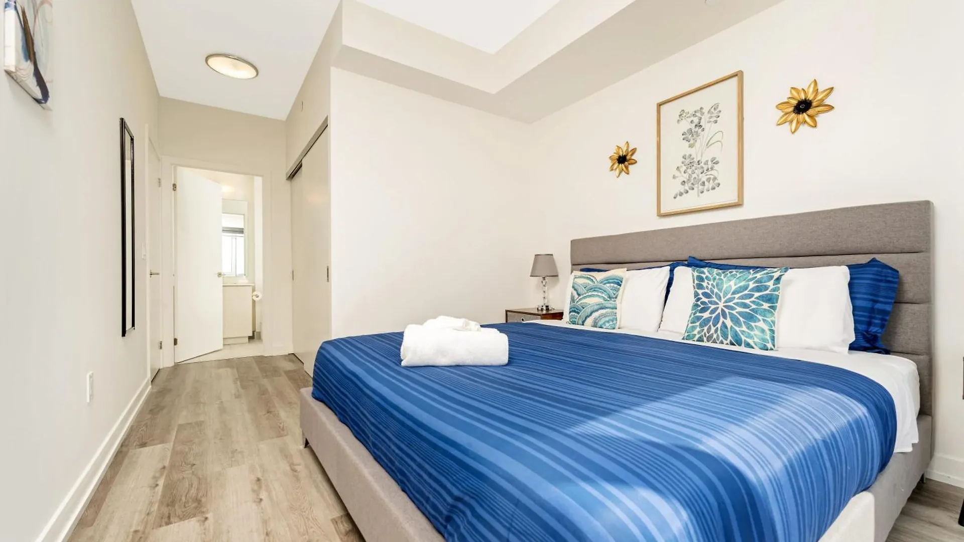 Luxury 1Br Suite - King Bed & Private Balcony Kitchener