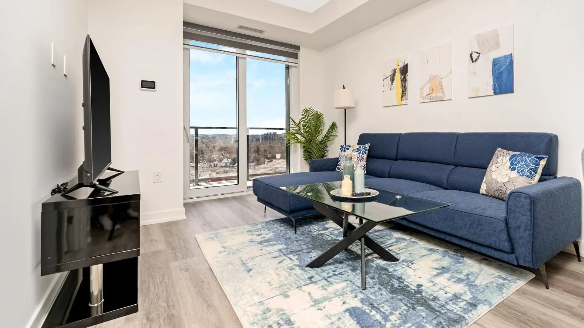 Apartment Luxury 1Br Suite - King Bed & Private Balcony Kitchener